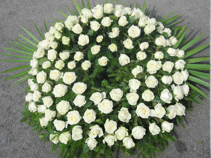 2 Trauerkranz weiße Rosen